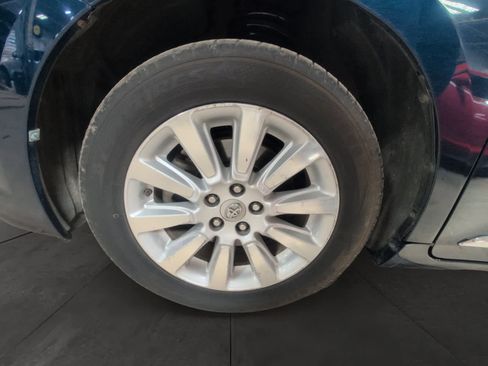 Used 2011 Toyota Sienna Limited image 15
