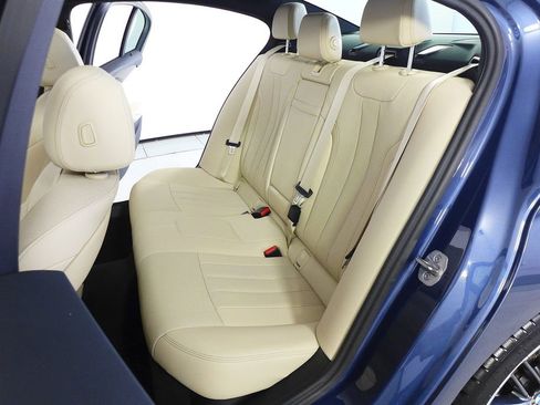 Used 2023 BMW 530i 530i w/ Convenience Package image 21