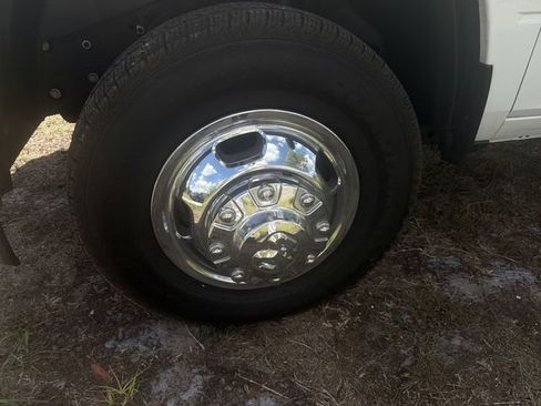 Used 2024 RAM 3500 Tradesman w/ Chrome Appearance Group AWD/4WD image 16