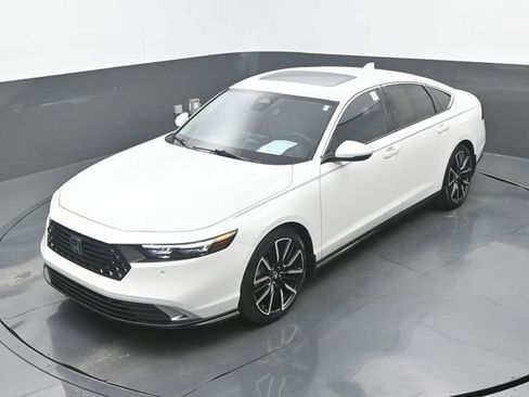 Used 2024 Honda Accord Touring image 33