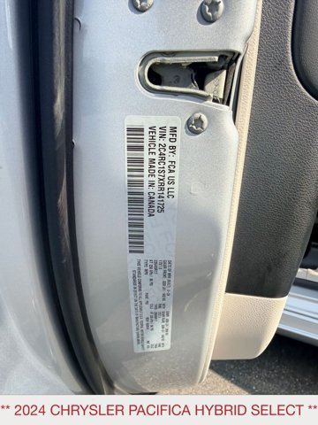 Certified 2024 Chrysler Pacifica Limited FWD image 18