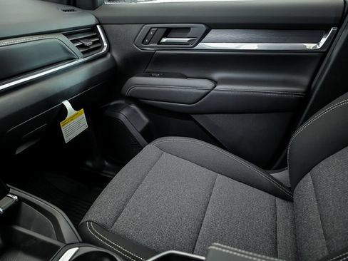 New 2027 GMC Terrain Elevation w/ LPO, Floor Liner Package AWD/4WD image 16