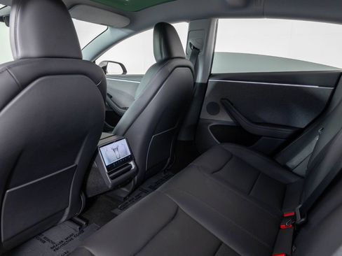 Used 2025 Tesla Model 3 RWD image 18