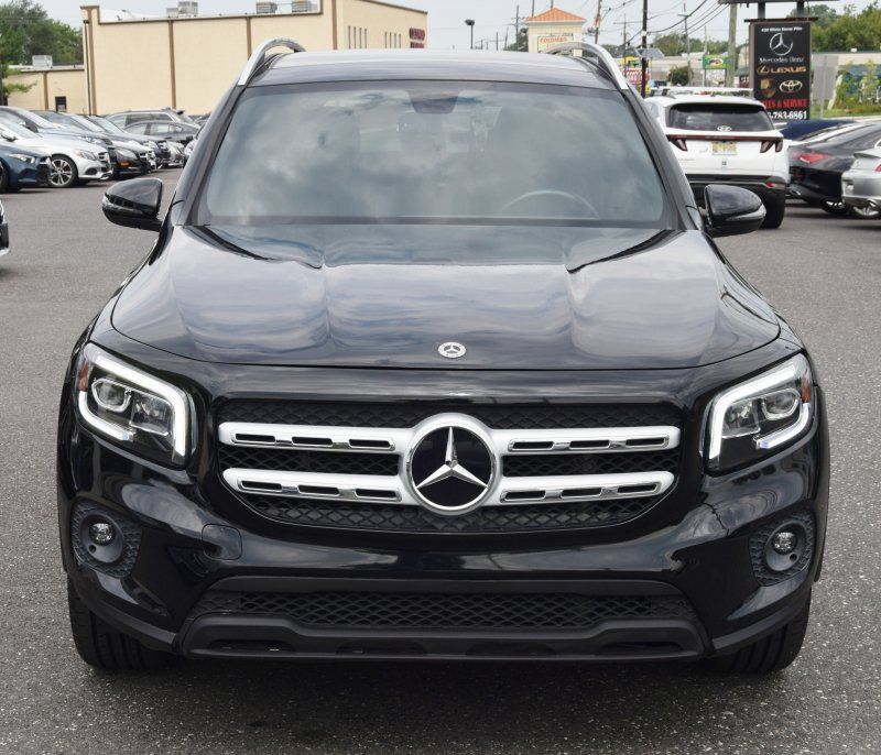 Used 2021 Mercedes-Benz GLB 250 4MATIC w/ Premium Package image 13