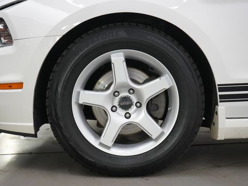 Used 2013 Ford Mustang Premium image 26