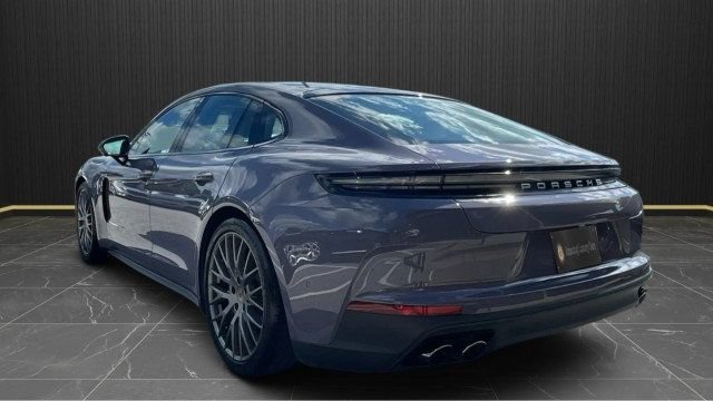 Used 2025 Porsche Panamera 4 w/ Premium Package AWD/4WD image 5