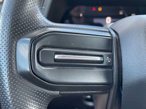 Used 2023 Chevrolet Colorado W/T image 14