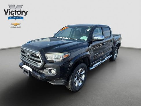 Used 2017 Toyota Tacoma Limited w/ Tow Package AWD/4WD image 3