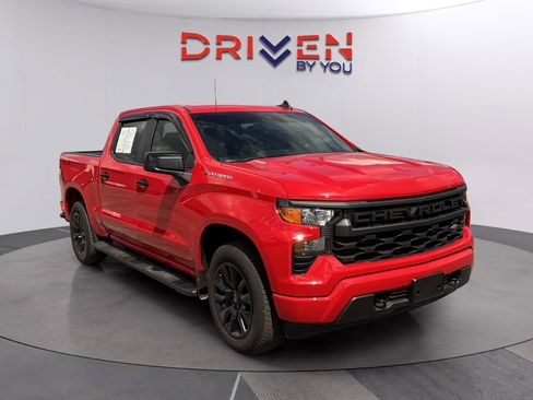Used 2025 Chevrolet Silverado 1500 Custom image 8