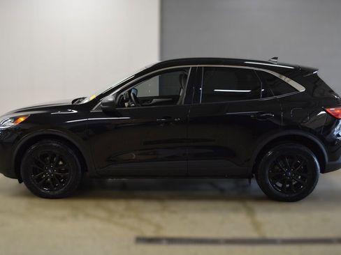 Certified 2022 Ford Escape SE w/ Convenience Package AWD/4WD image 2