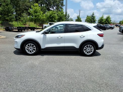 Used 2022 Ford Escape SE FWD image 8