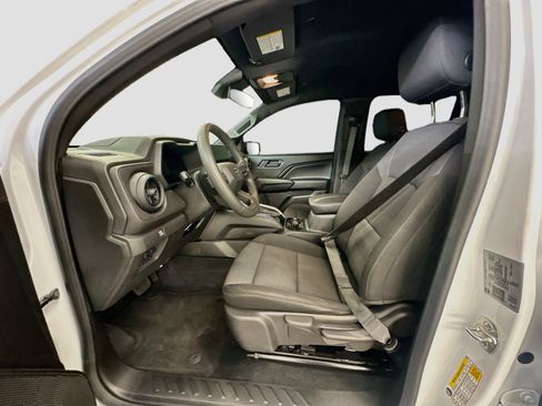 Used 2025 Chevrolet Colorado Trail Boss AWD/4WD image 13