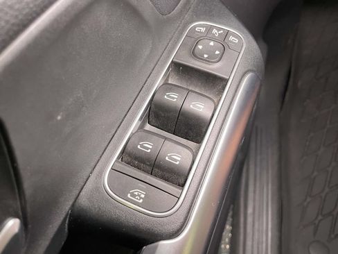 Used 2021 Mercedes-Benz GLA 250 4MATIC image 29