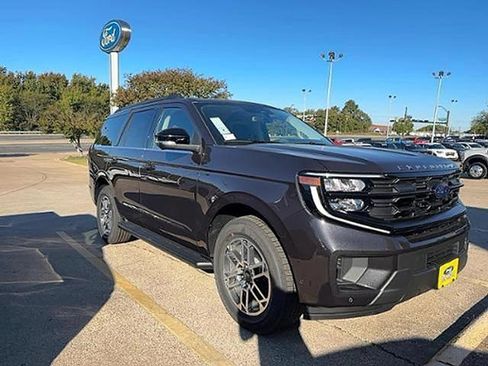 New 2025 Ford Expedition Active image 2