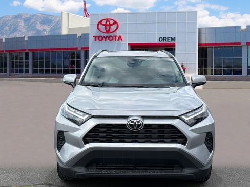 Used 2025 Toyota RAV4 XLE w/ Convenience Package image 2