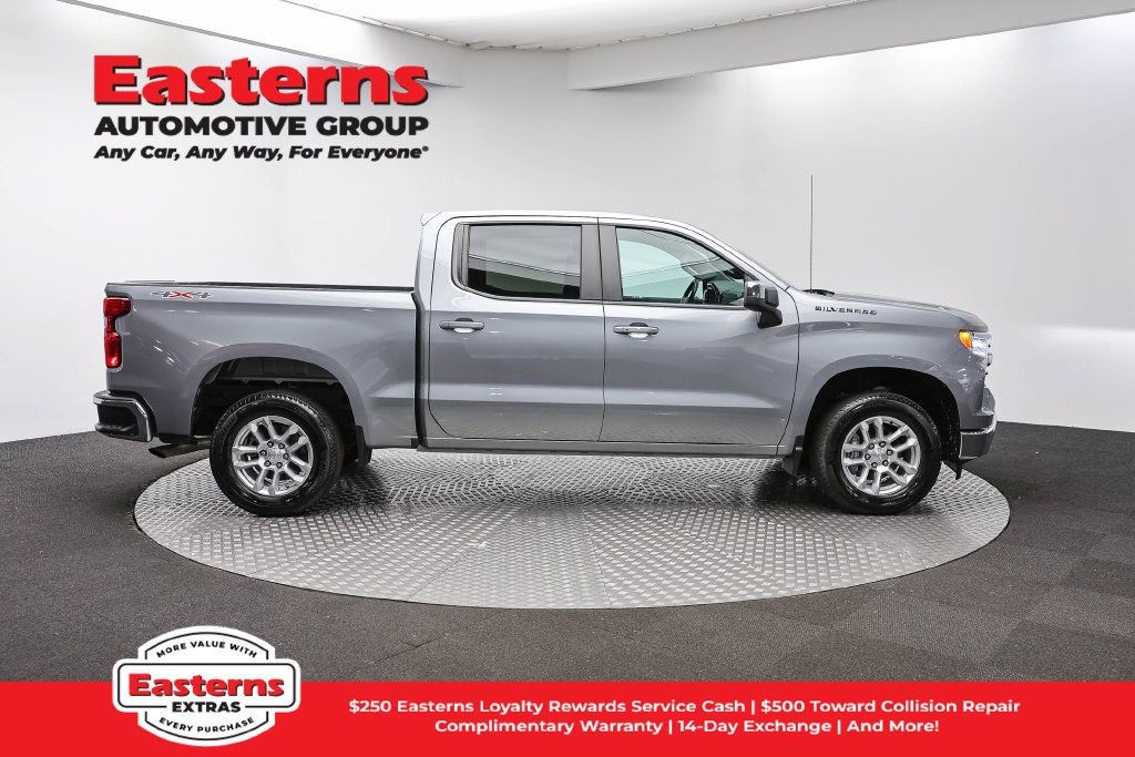 Used 2023 Chevrolet Silverado 1500 LT AWD/4WD image 5