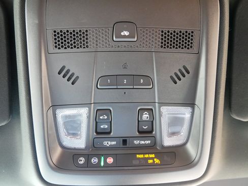 Certified 2024 Cadillac XT5 Premium Luxury w/ LPO, Floor Liner Package AWD/4WD image 23