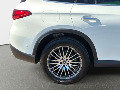 Used 2025 Mercedes-Benz GLC 300 image 13