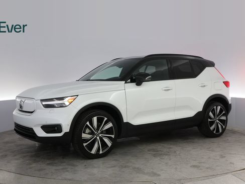 Used 2022 Volvo XC40 P8 Recharge Ultimate AWD/4WD image 18
