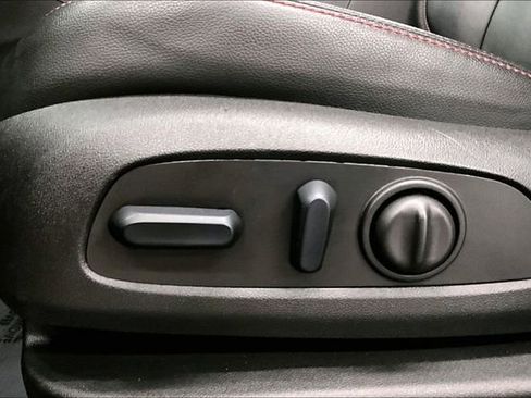Used 2024 Chevrolet Equinox RS w/ RS Leather Package FWD image 32