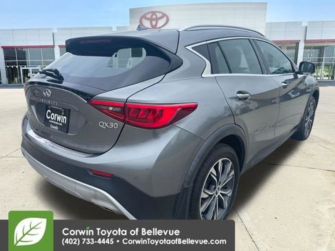 Used 2017 INFINITI QX30 Premium w/ Navigation Package AWD/4WD image 5