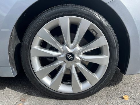 Used 2016 Hyundai Azera Limited image 27