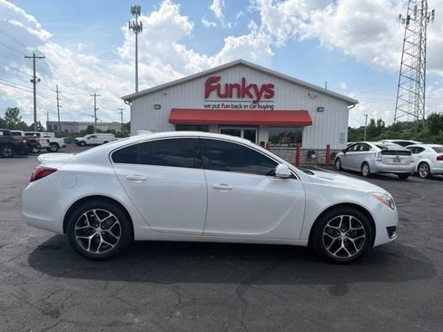 Used 2017 Buick Regal Sport Touring FWD image 1
