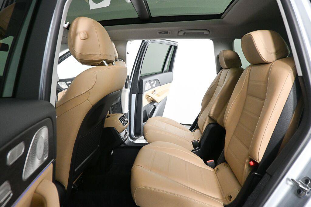 Certified 2026 Mercedes-Benz GLS 450 4MATIC image 9