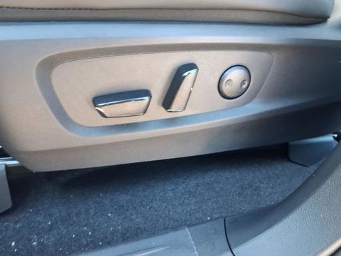 New 2026 Nissan Pathfinder SL image 25