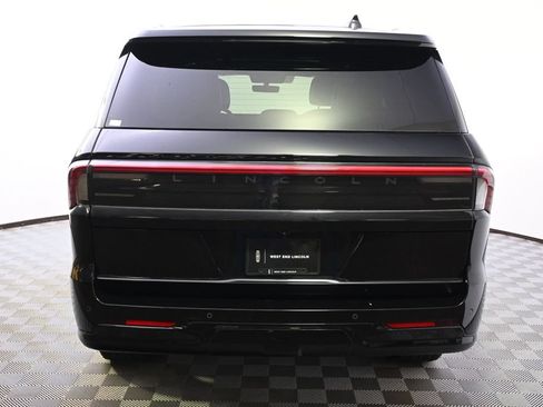 Used 2025 Lincoln Navigator Reserve AWD/4WD image 5