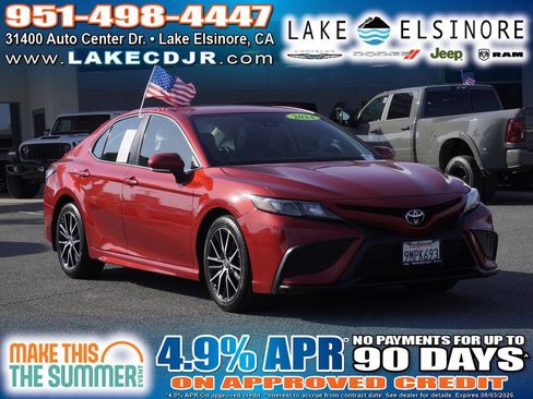 Used 2024 Toyota Camry SE FWD image 1