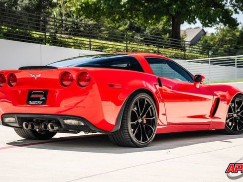Used 2013 Chevrolet Corvette Z06 w/ 3LZ Preferred Equipment Group RWD image 37