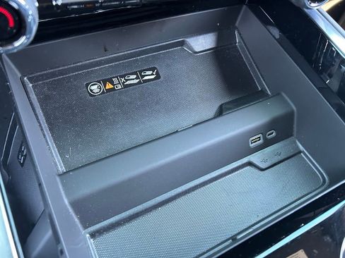 Used 2025 Chevrolet Tahoe LT w/ Comfort Package image 37