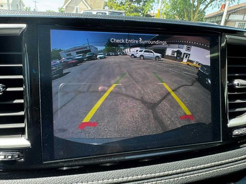 Used 2025 Chrysler Pacifica Select FWD image 4