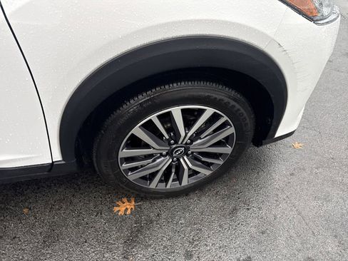 Used 2024 Nissan Kicks SV image 12