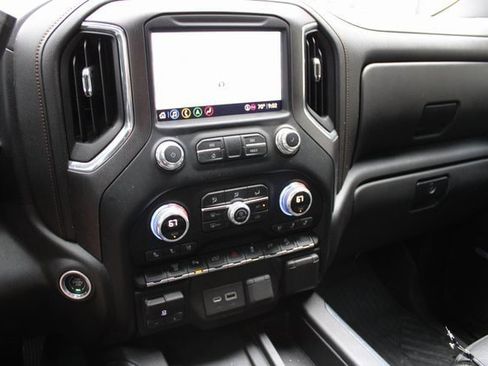 Used 2022 GMC Sierra 2500 AT4 w/ AT4 Preferred Package image 7