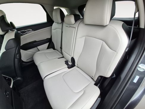 Used 2025 Kia Sportage EX FWD image 23