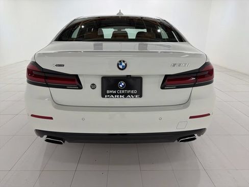 Certified 2023 BMW 530i xDrive w/ Premium Package AWD/4WD image 4