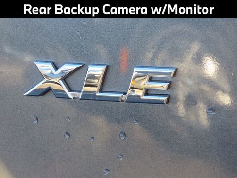 Used 2018 Toyota RAV4 XLE image 16