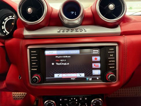 Used 2015 Ferrari California T RWD image 18