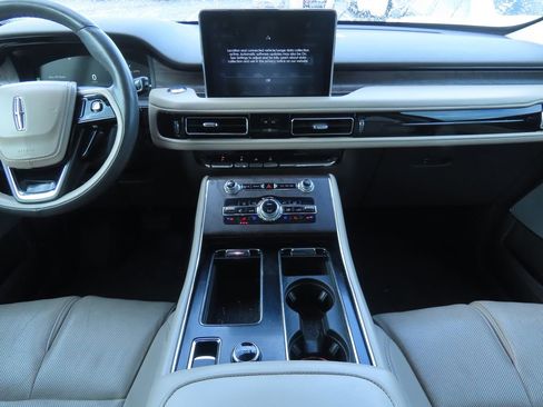 Used 2022 Lincoln Aviator Reserve w/ Equipment Group 201A image 7