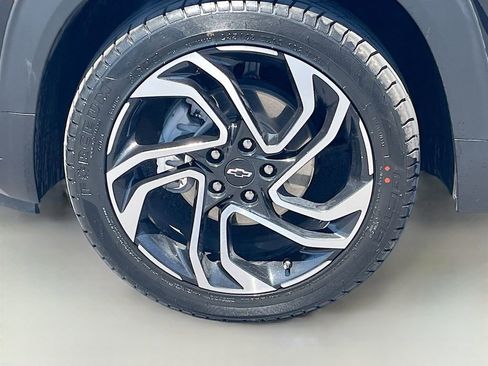 Used 2024 Chevrolet TrailBlazer RS w/ Driver Confidence Package image 30