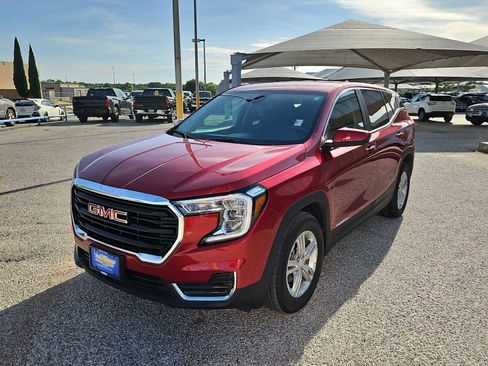 Used 2024 GMC Terrain SLE FWD image 4