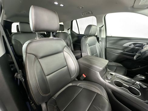Used 2020 Chevrolet Traverse LT w/ LT Premium Package AWD/4WD image 30