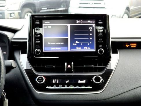 Used 2020 Toyota Corolla LE image 17