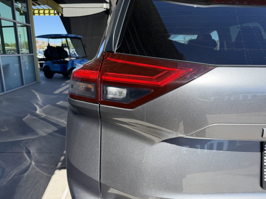Used 2025 Nissan Rogue SV FWD image 14