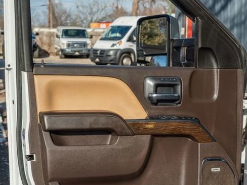 Used 2019 GMC Sierra 2500 Denali w/ Duramax Plus Package image 16