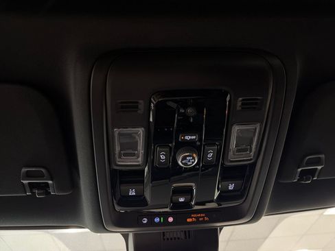 New 2026 Chevrolet Suburban RST w/ Comfort Package AWD/4WD image 17