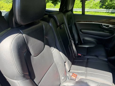 Used 2016 Volvo XC90 T6 Momentum w/ Momentum Plus Package AWD/4WD image 20