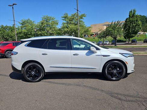 Used 2023 Buick Enclave Essence w/ Experience Buick Package AWD/4WD image 7